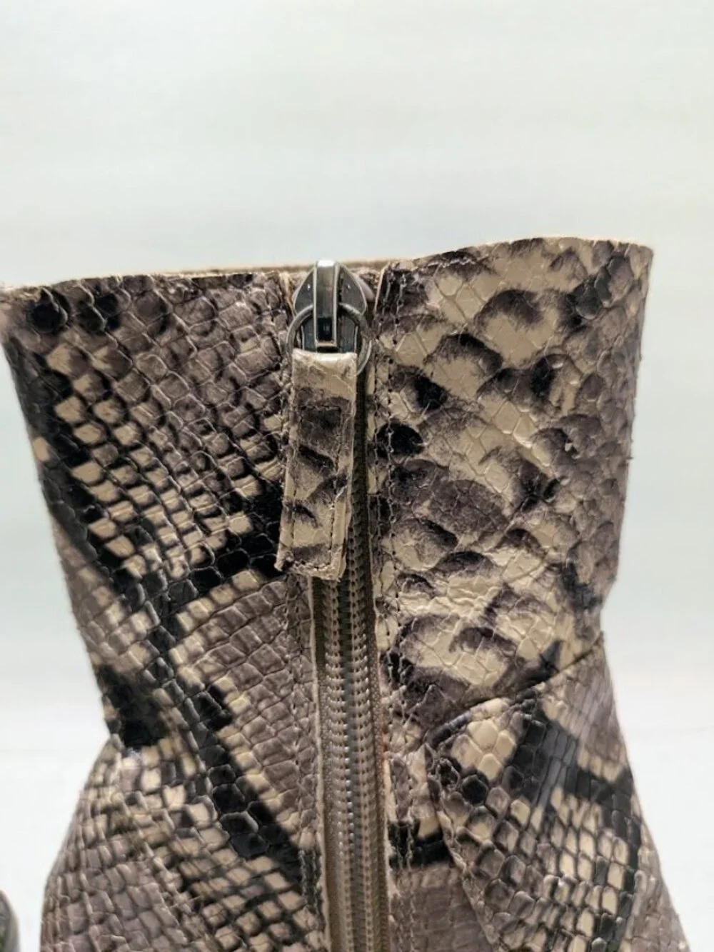 Steve Madden Rewind Snakeskin Ankle Booties Block Heel Women's 6 REWI01S1